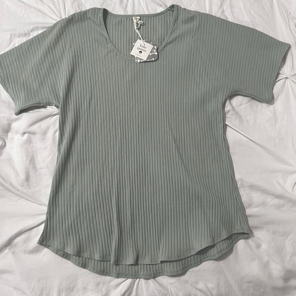 Women’s medium Kate Quinn top